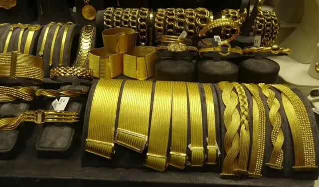Akılalmaz dolandırıcılık: Şecereye kadar söyleyip bir kilo 200 gram altını aldılar