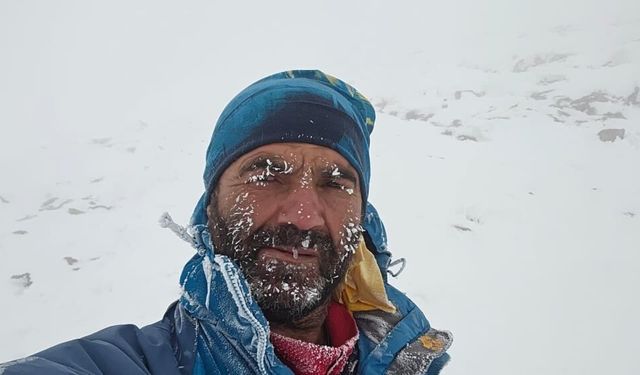 Diyarbakırlı dağcı Ağrı Dağı'nda zirveye kısa mesafe kala geri döndü