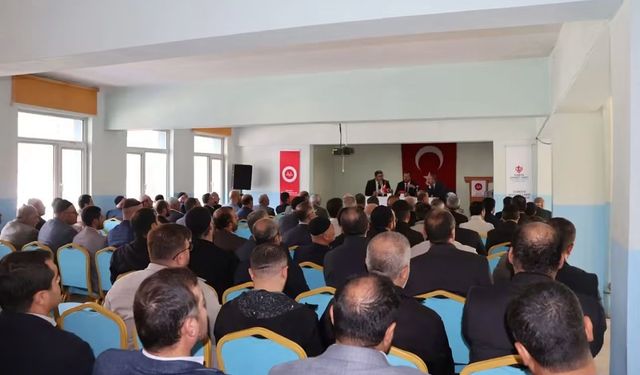 Bitlis Müftülüğünde din gönüllüleri ile toplantı yapıldı