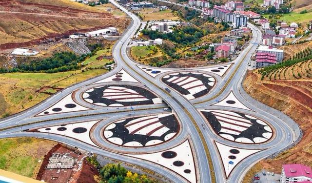 Karayolları Kelebeği Andıran Bitlis'in Gözde Kavşağını Paylaştı