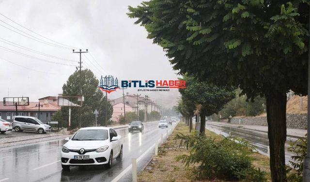 Bitlis’te sağanak yağış ve soğuk hava etkili oluyor