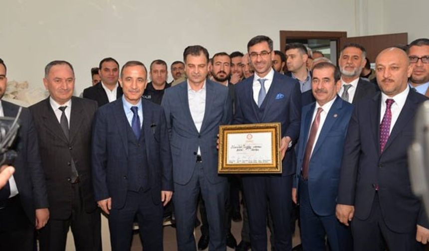 Bitlis Belediye Başkanı Nesrullah Tanğlay göreve başladı