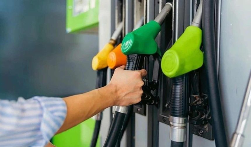 Benzine Üst Üste Zam: Bu Gece Yenisi Bekleniyor