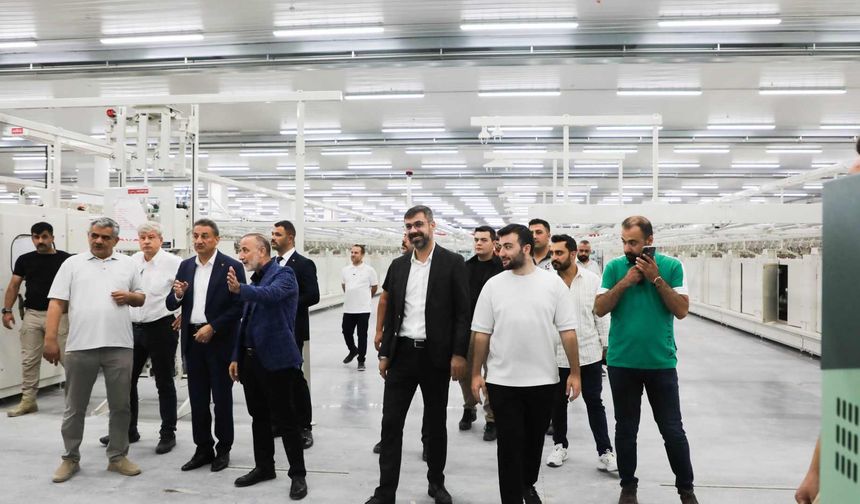Bitlis Valisi ve Belediye Başkanı, Kiler Tekstil'i Yerinde İnceledi