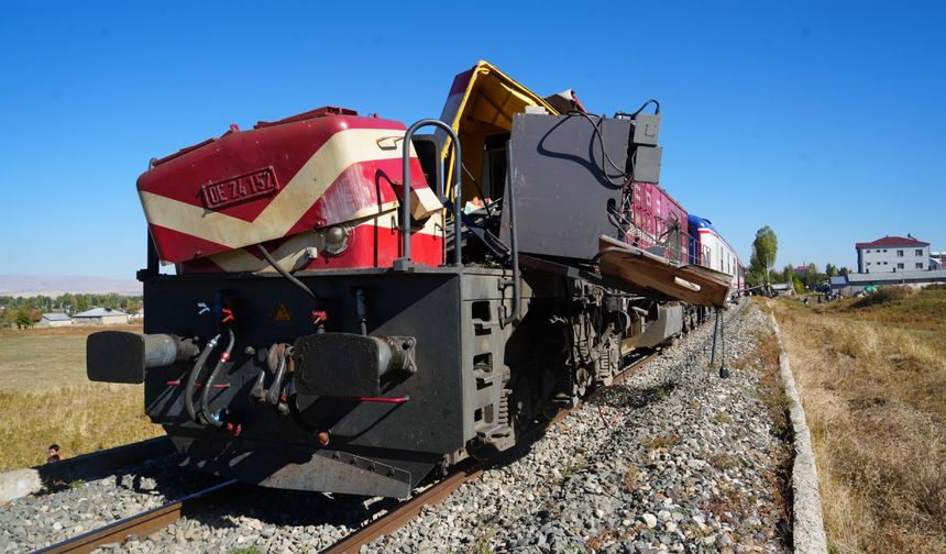 Tatvan Seferleri Yapan Tren Kaza Yaptı: 1 Ölü, 2 Yaralı