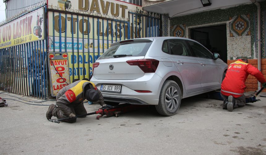 Van’da Kış Lastiği Yoğunluğu Başladı