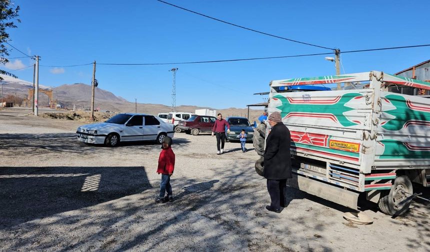 Bitlis'te Oto Lastikçilerde Yoğunluk Devam Ediyor