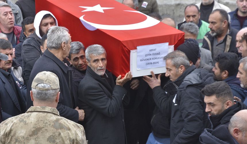 Bitlis'te Kalp Krizi Geçiren Güvenlik Korucuları Son Yolculuklarına Uğurlandı