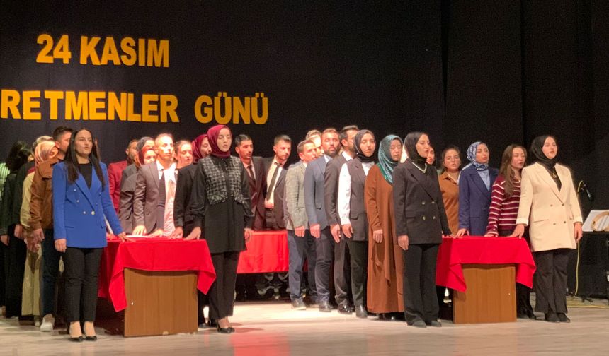 Hizan'da 24 Kasım Öğretmenler Günü Coşkuyla Kutlandı