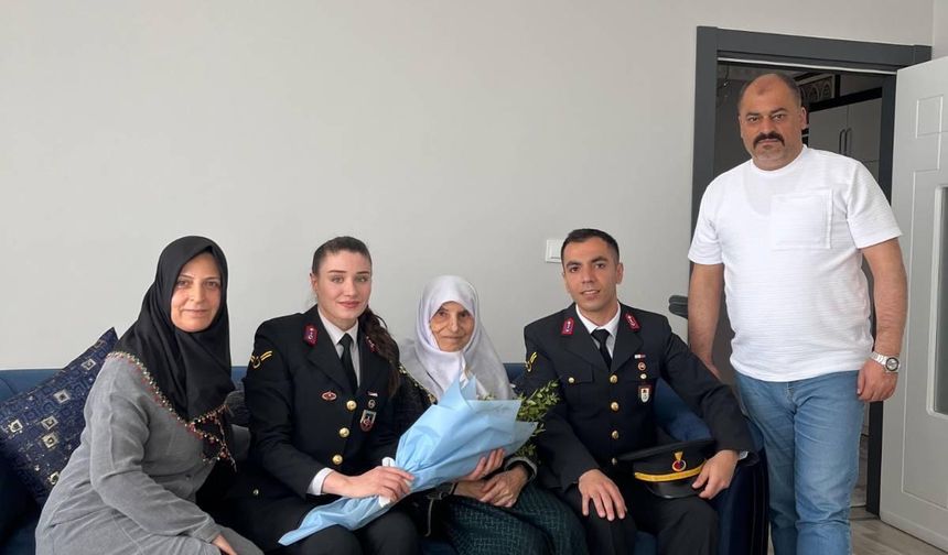 Bitlis İl Jandarma Komutanlığı Şehit Annelerini Unutmadı
