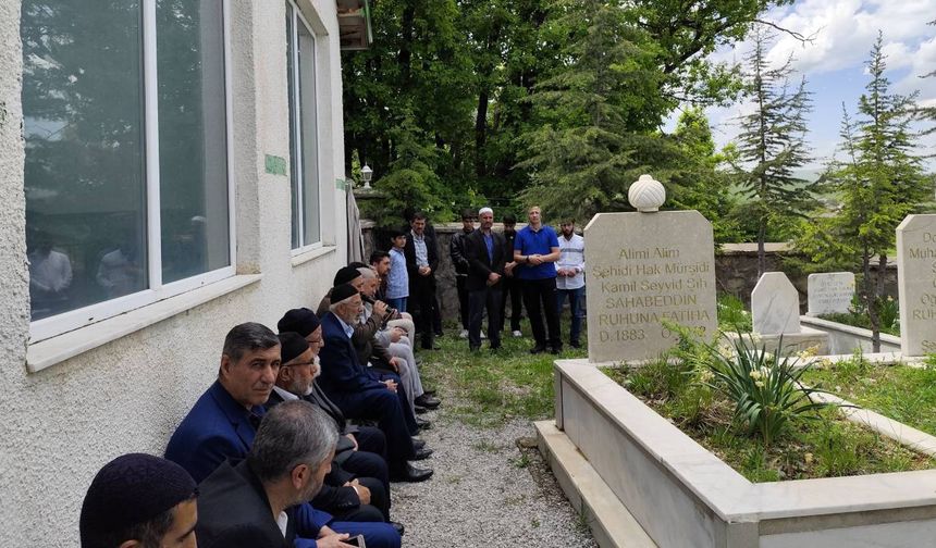 Bitlis'te İslami Kıyamın Öncüleri Mezarı Başında Anıldı