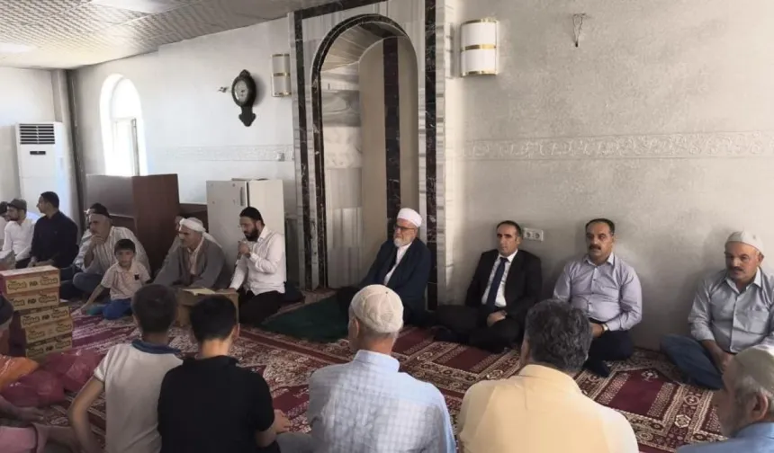 Vatandaşlar, Silahlı Saldırı Ve Kazalarda Hayatını Kaybedenler İçin Mevlitte Buluştu