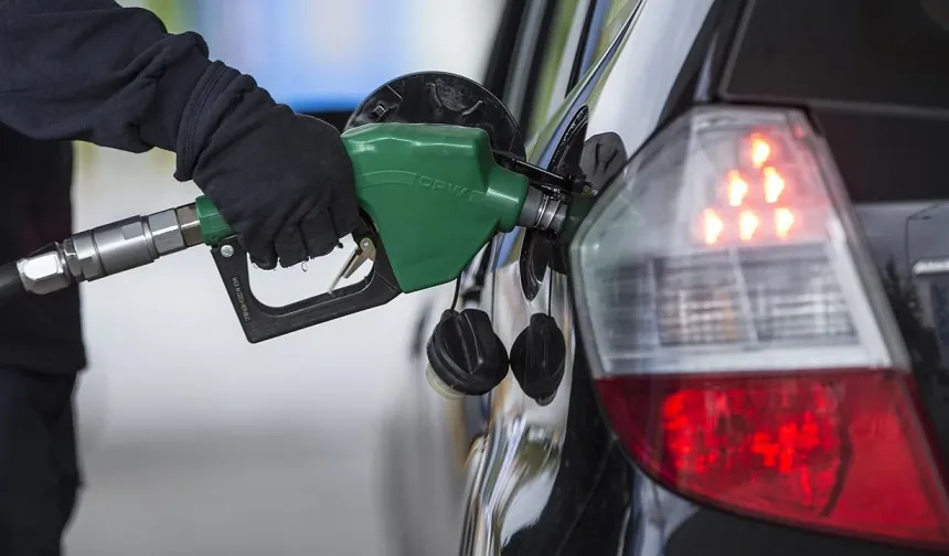 Benzine Yine Zam Geliyor: Sürücüler Yine Zorlanacak