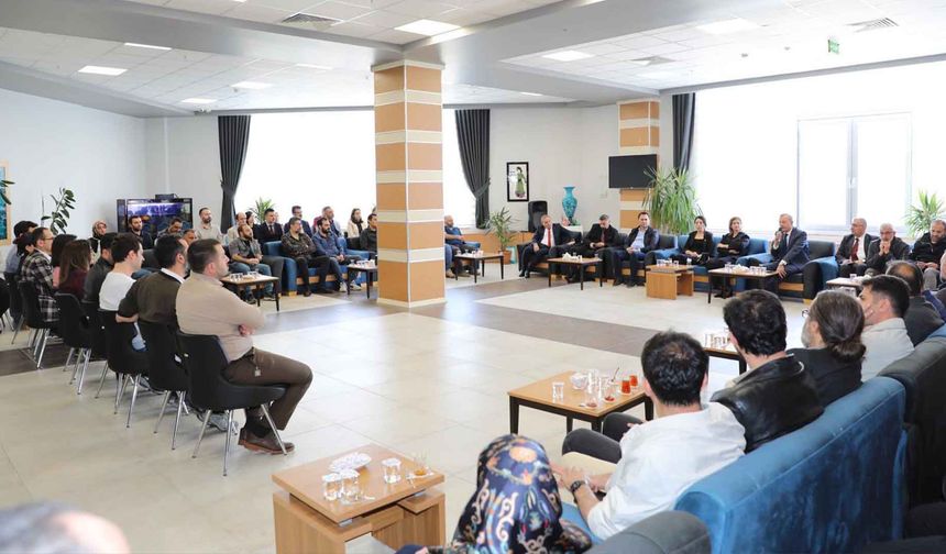 Rektör Elmastaş, Yeni Atanan ve Unvan Alan Personelle Buluştu