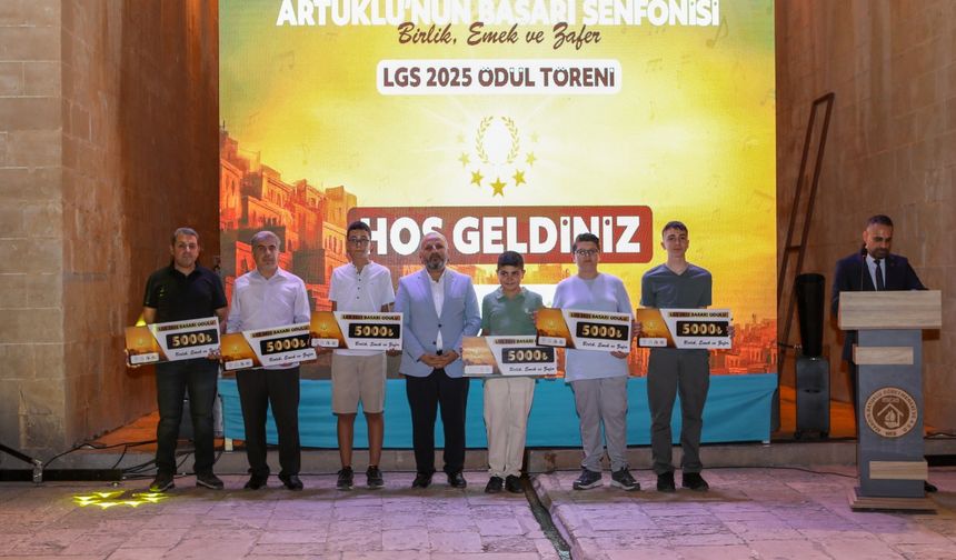 LGS Birincileri İçin Ödül Töreni