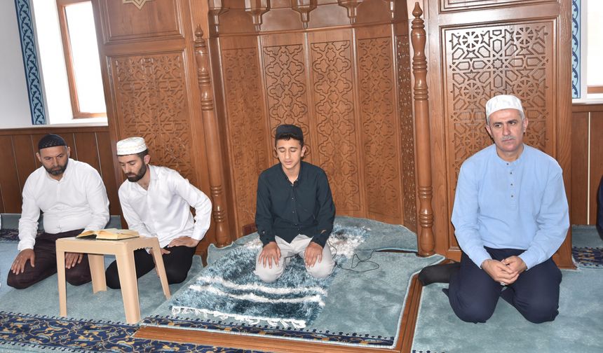 Ahlatlı Hafızdan Büyük Başarı: Bir Günde Kur’an’ı Kerim'i Ezbere Hatmetti