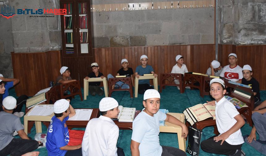 Bitlis’te Camiler Çocuk Sesleriyle Şenleniyor