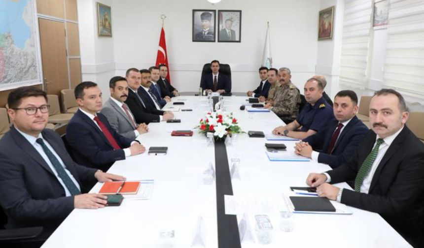Bitlis'te İl Asayiş, Güvenlik ve İstihbarat Toplantısı Gerçekleştirildi