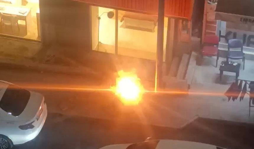 Van’da Aydınlatma Direğinin Kabloları Alev Aldı