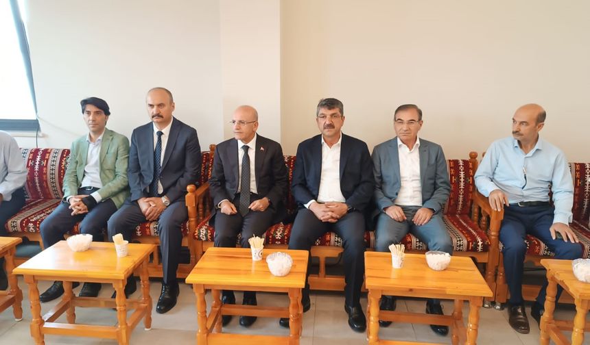Bakan Şimşek, Batman’da Ağabeyinin Taziyelerini Kabul Etti