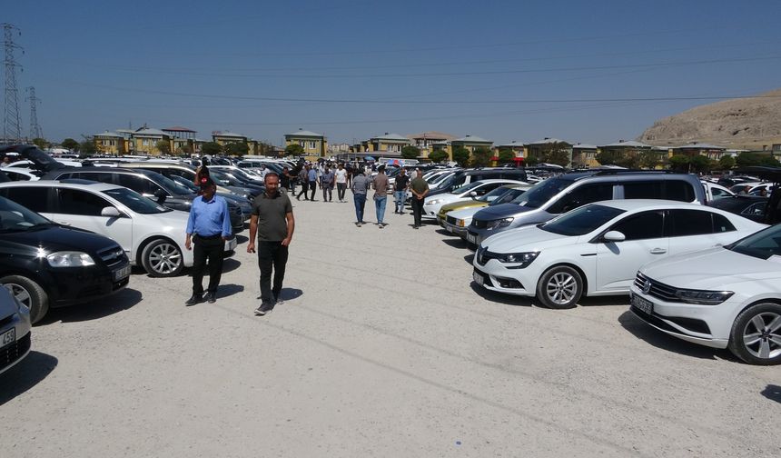 Van’da ikinci el oto pazarında durgunluk: Satıcı çok, alıcı yok