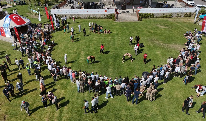 Malazgirt Zaferi’nin 954'üncü yıl dönümü kutlamaları büyük bir coşkuya başladı