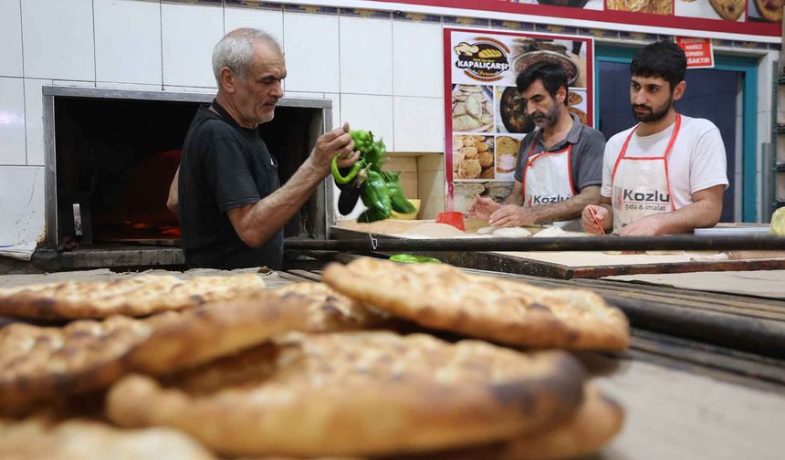 Fırında 80 Dereceye Dayanan Mesai: Ekmek Parası İçin Ateşle Sınav