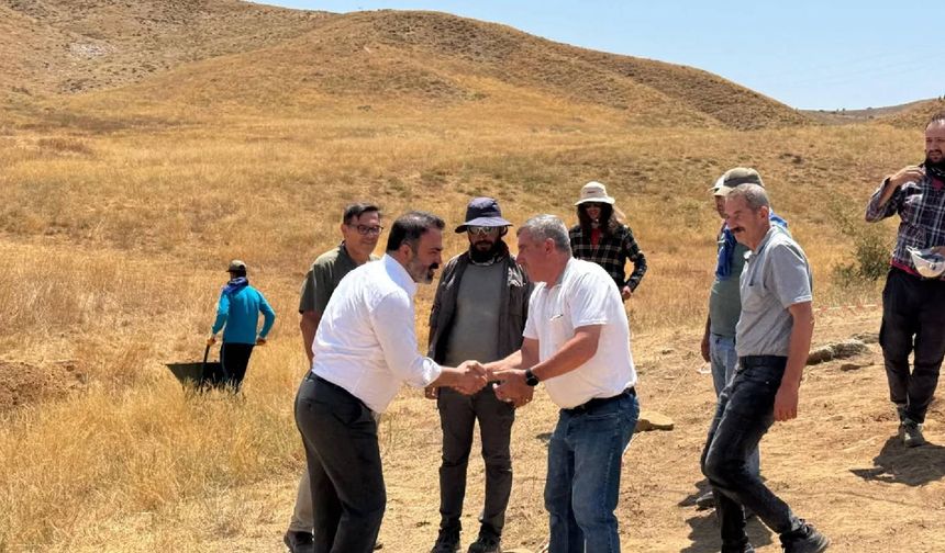 Karçinbaşın’da Şehitler Anıtının yapılması İçin Kazı Çalışmaları Başlatıldı