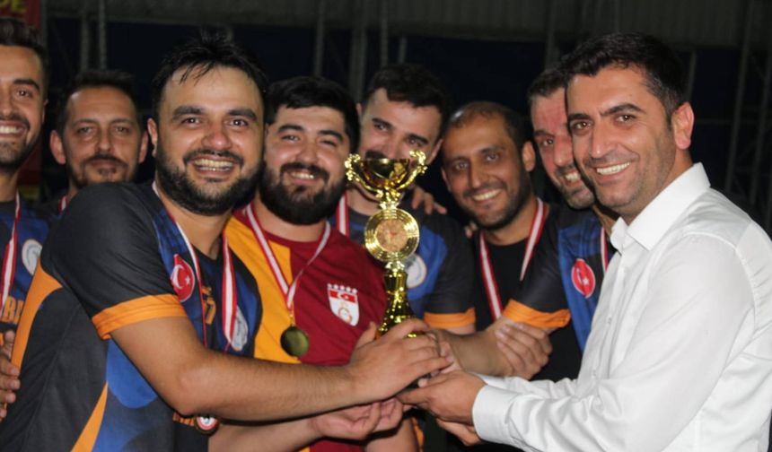 Tatvan Devlet Hastanesi Geleneksel Futbol Turnuvası'nın Şampiyonu Belli Oldu