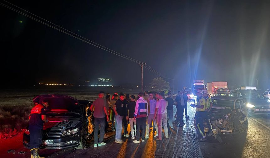 Bitlis'te Trafik Kazası: 4 Kişi Yaralandı