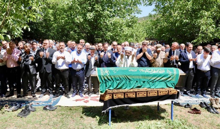 Bitlis İl Genel Meclis Başkanı Ali Akın Dualarla Defnedildi