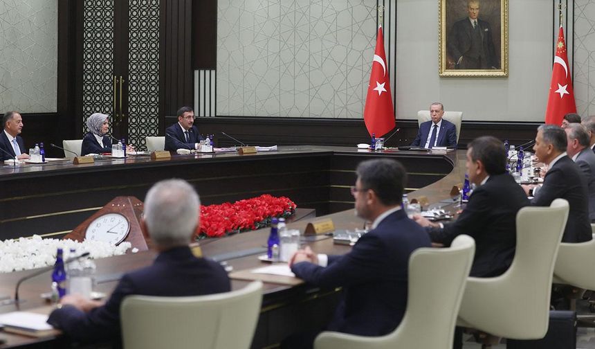 Kabine Toplanıyor: Gündemle Kritik Konular Yer Alıyor