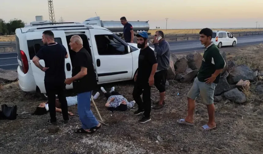 Hafif ticari araç şarampole yuvarlandı: 4 yaralı
