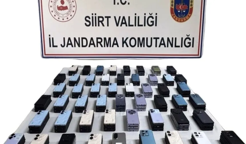 Minibüste 4 Milyon Liralık Kaçak Telefon Ele Geçirildi