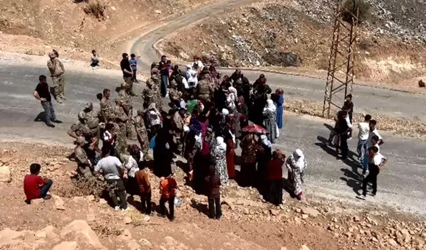 Su Sıkıntısı Nedeniyle Yol Kapatan Köylüler Eylem Yaptı