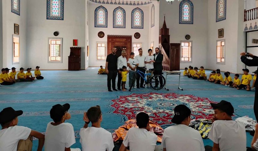 Tatvan'da Yaz Kur’an Kursu Öğrencilerine Büyük Ödüller Verildi