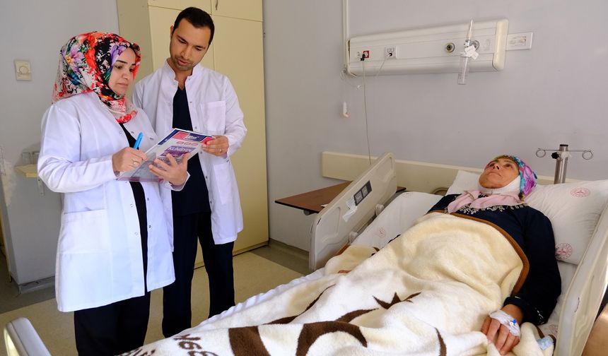 15 yıldır yüz felci olan Muşlu kadın Van’da sağlığına kavuştu