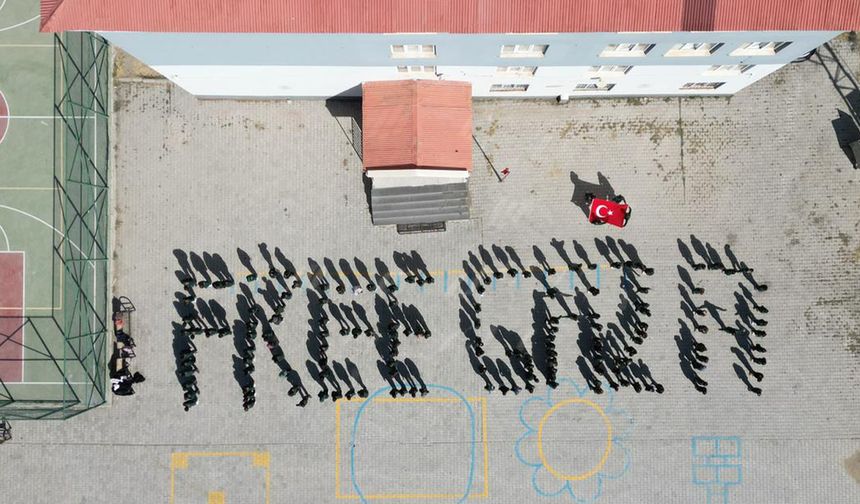 Van’daki öğrenciler ve öğretmenler Gazze için tek yürek oldu
