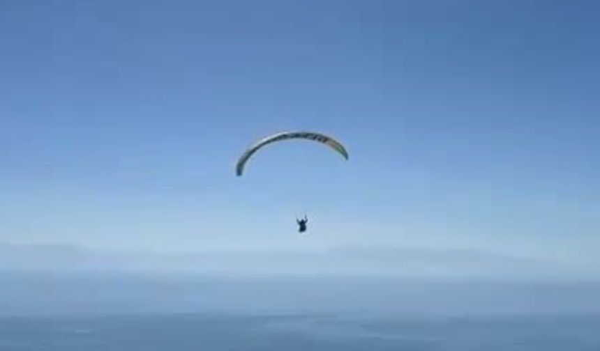 Adilcevaz Semalarında Yamaç Paraşütü Şöleni