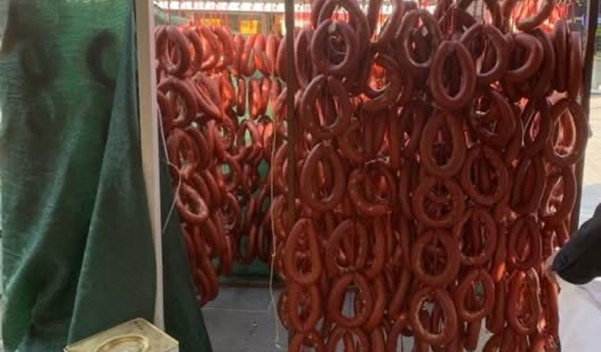 Etiketsiz ürünlere geçit yok: 415 kilo sucuk imha edildi