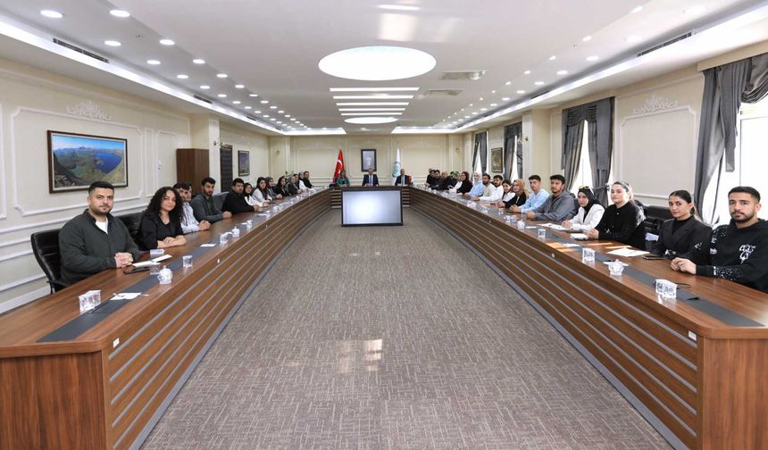 Bitlis Eren Üniversitesi’nde Öğrenci Senatosu Toplantısı Yapıldı