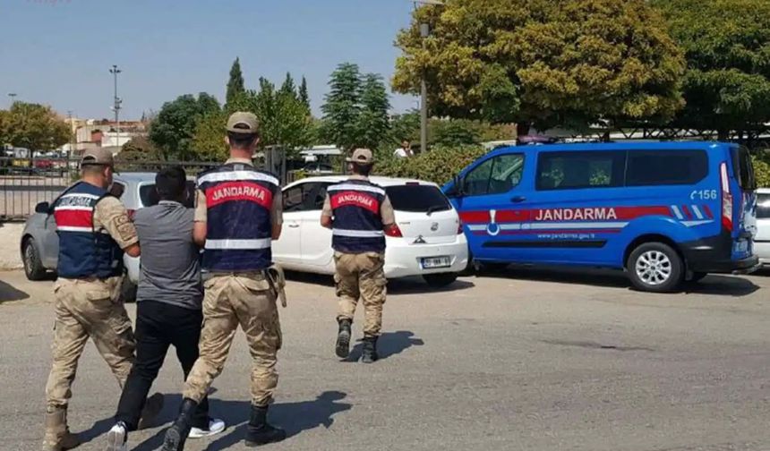 Jandarmadan Aranan Şahıslara Operasyon: 4 Kişi Tutuklandı