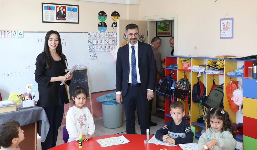 Başkan Tanğlay’dan Minik Öğrencilere Anlamlı Hediye