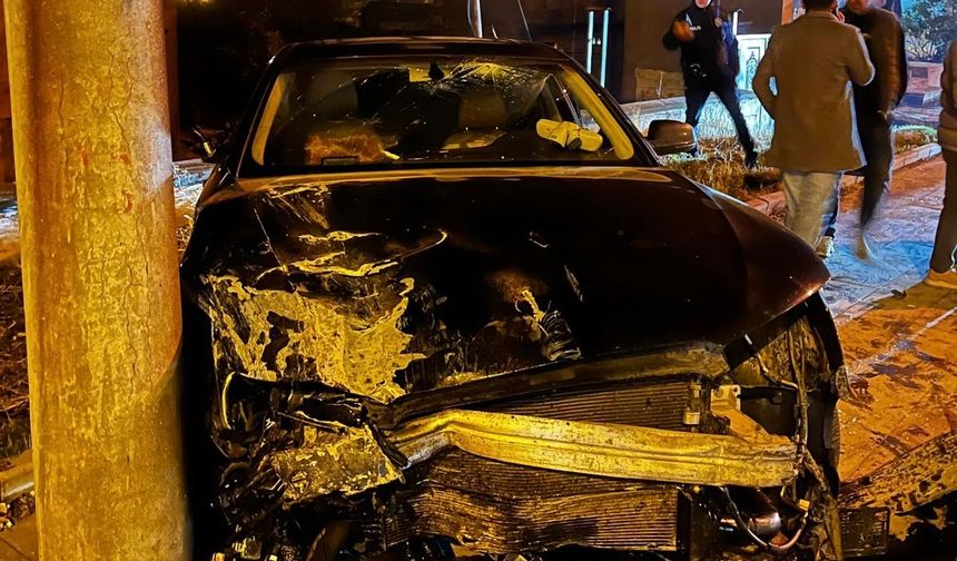 Bitlis’te İki Araç Feci Çarpıştı: 5 Kişi Yaralandı