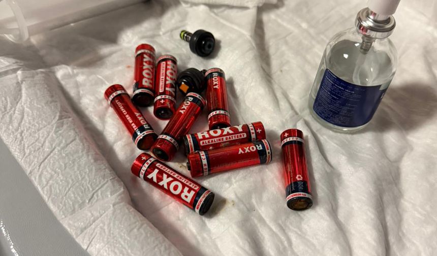 Yuttuğu 9 kalem pil endoskopiyle çıkarıldı