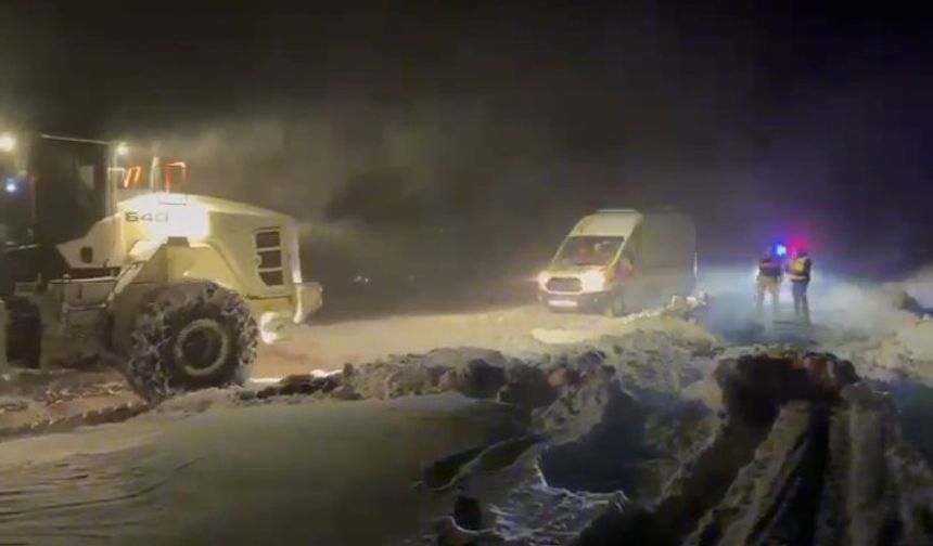 Güroymak’ta Kar ve Tipide Hasta Kurtarma Operasyonu