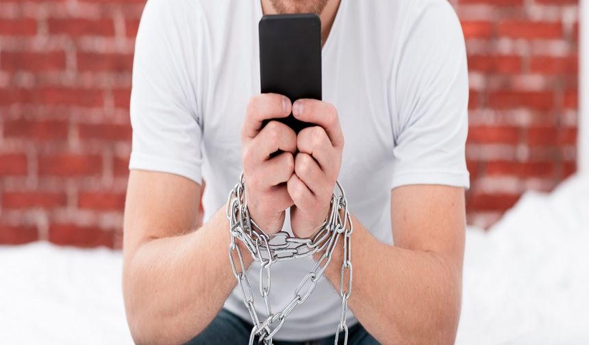 Telefon bağımlılığı alarm veriyor: Uzmanlar dikkat dağınıklığı ve hafıza zayıflığı konusunda uyarıyor