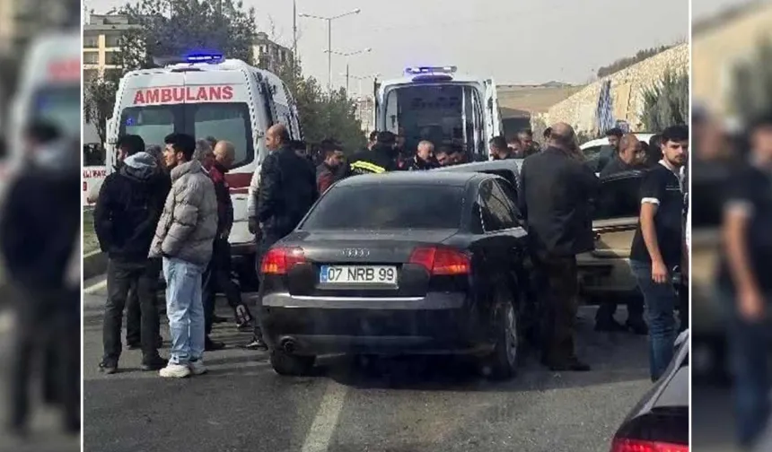 İki Otomobil Çarpıştı: 4 Kişi Yaralandı