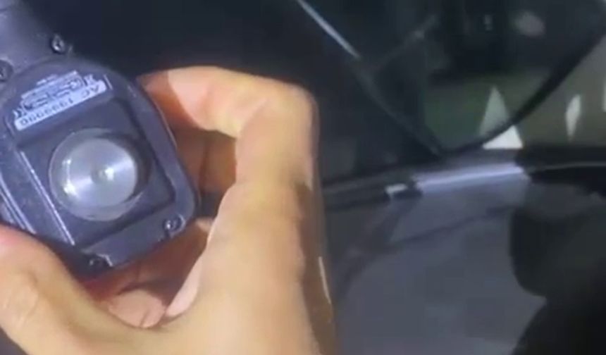 Çakarlı Araç Kullanan Sürücüye Ceza: Araç 30 Gün Trafikten Men Edildi