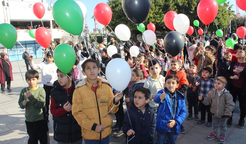 Gazzeli Rim’in Anısına Balonlar Gökyüzüne Bırakıldı